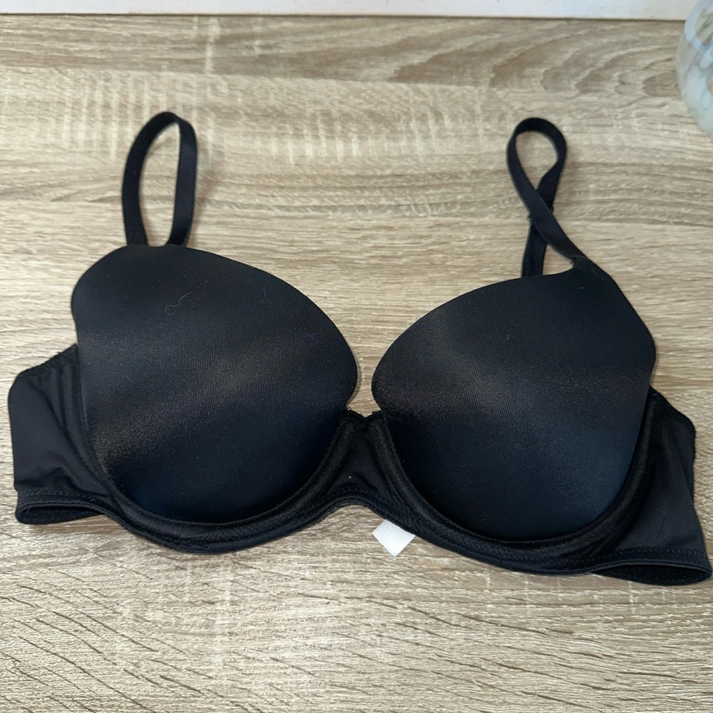 Pink By Victoria’s Secret Lottie Line Black Bra, Size 34B ￼